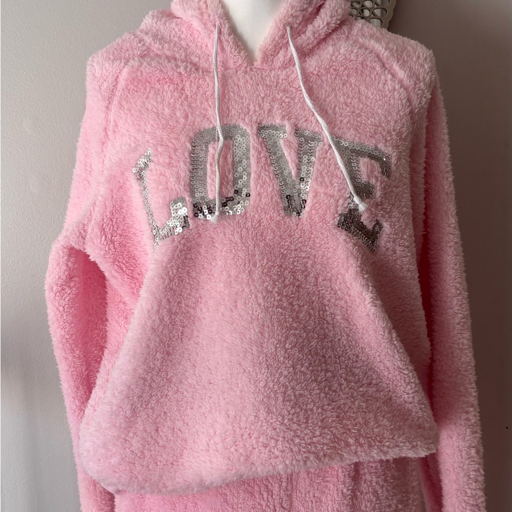 Saturdaze Pink Fuzzy Hoodie and bottoms.
#twopiece
